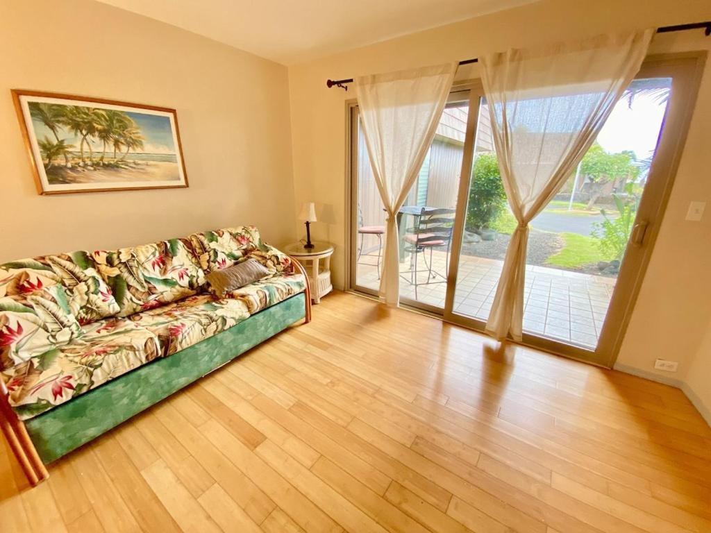Beachfront 1 Bedroom Condo With Private Beach, Pool, Hot Tub Pahala 외부 사진